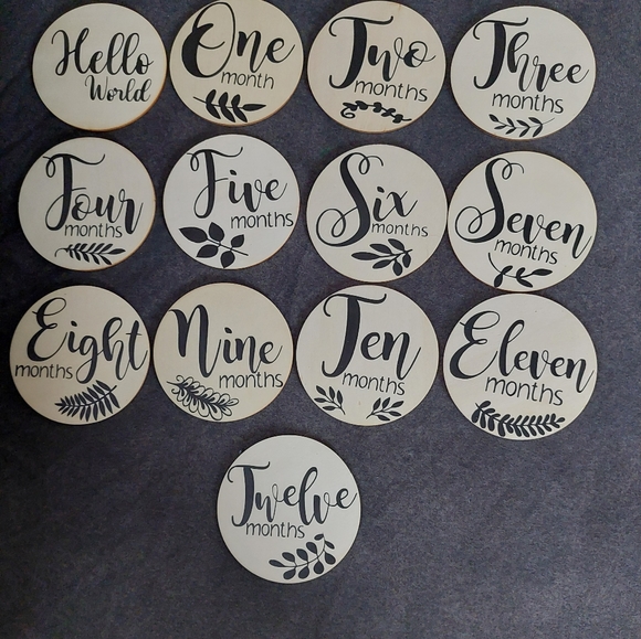 13 piece Wooden milestone plaques for baby's - Picture 2 of 2